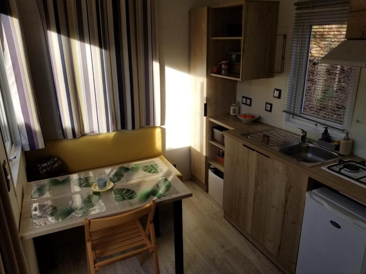 Hotel La Tiny Du Midi à Tourrettes-sur-Loup Extérieur photo